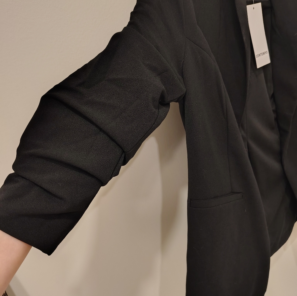 Charlotte Russe Contempo Scrunched 3/4 Sleeve Blazer - Picture 3 of 4